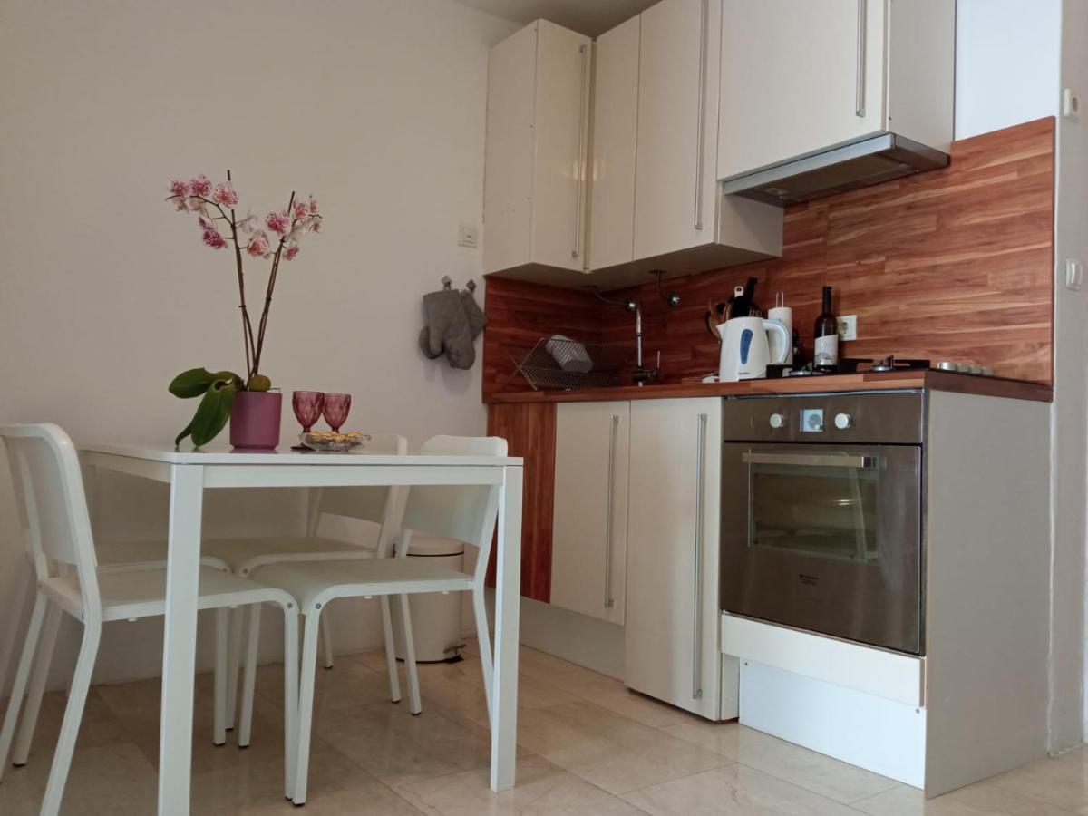 Ratak House Apartment Prizba Exterior photo